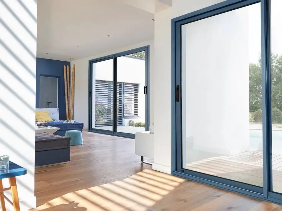 Baies coulissantes PVC, bois et mixtes