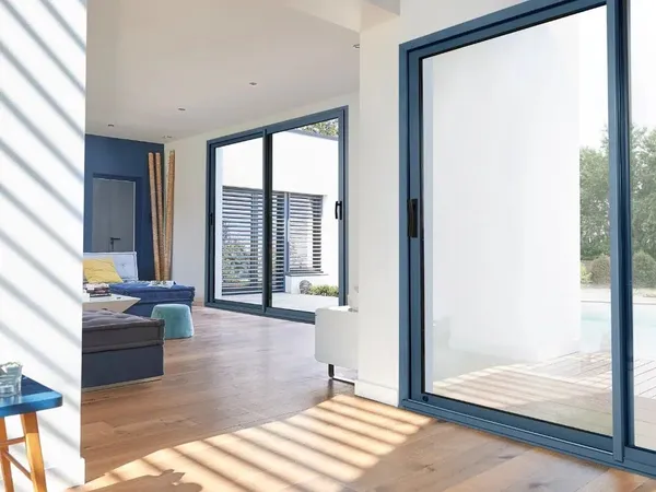 Baies coulissantes PVC, bois et mixtes