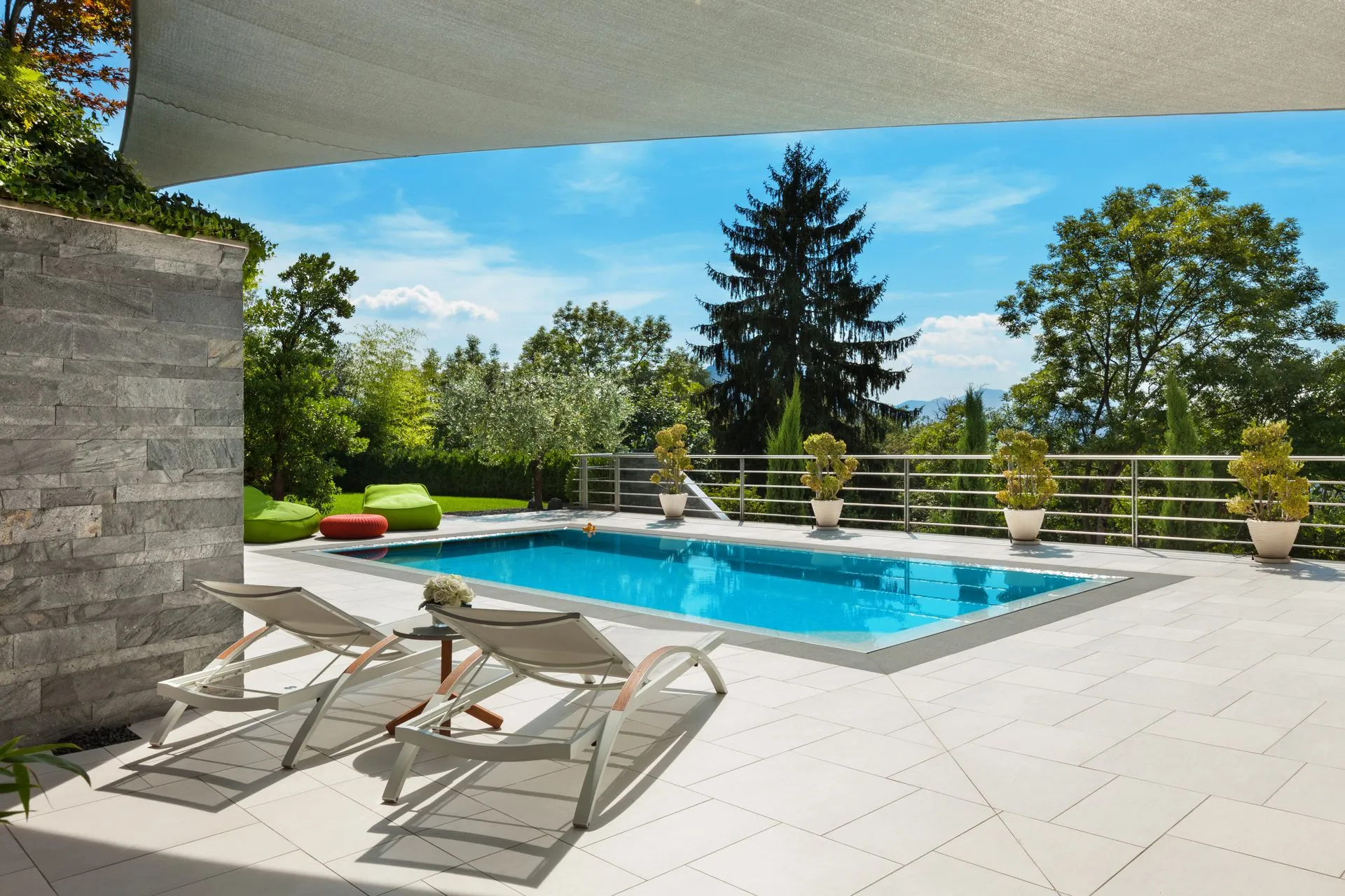 Pergola et protections solaires