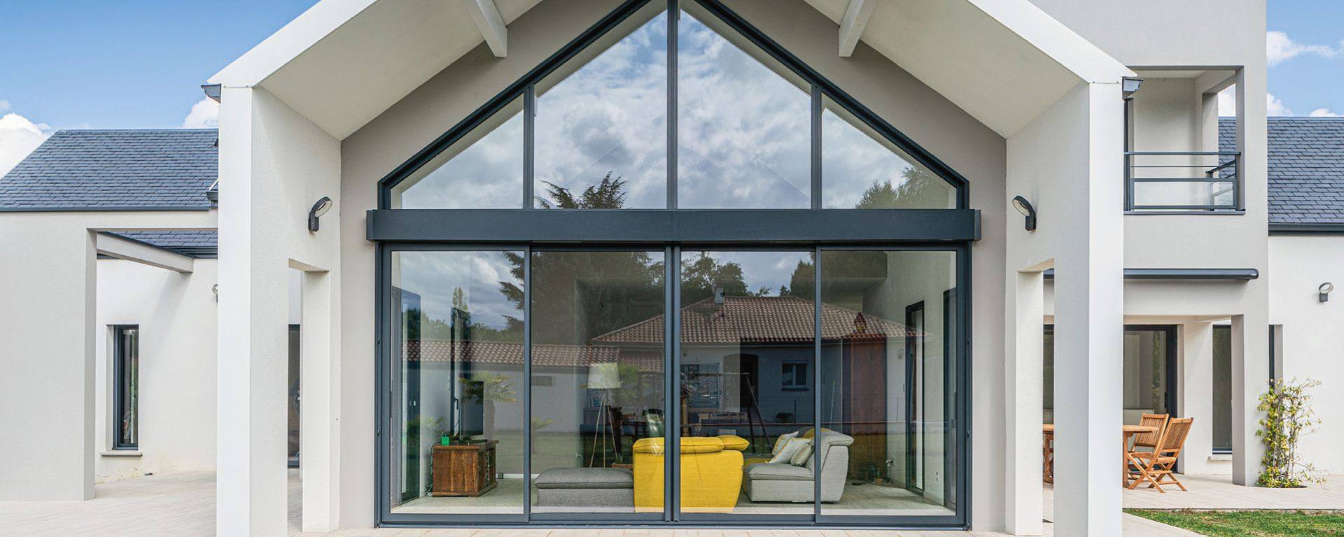 Maison equipee de volets et protections